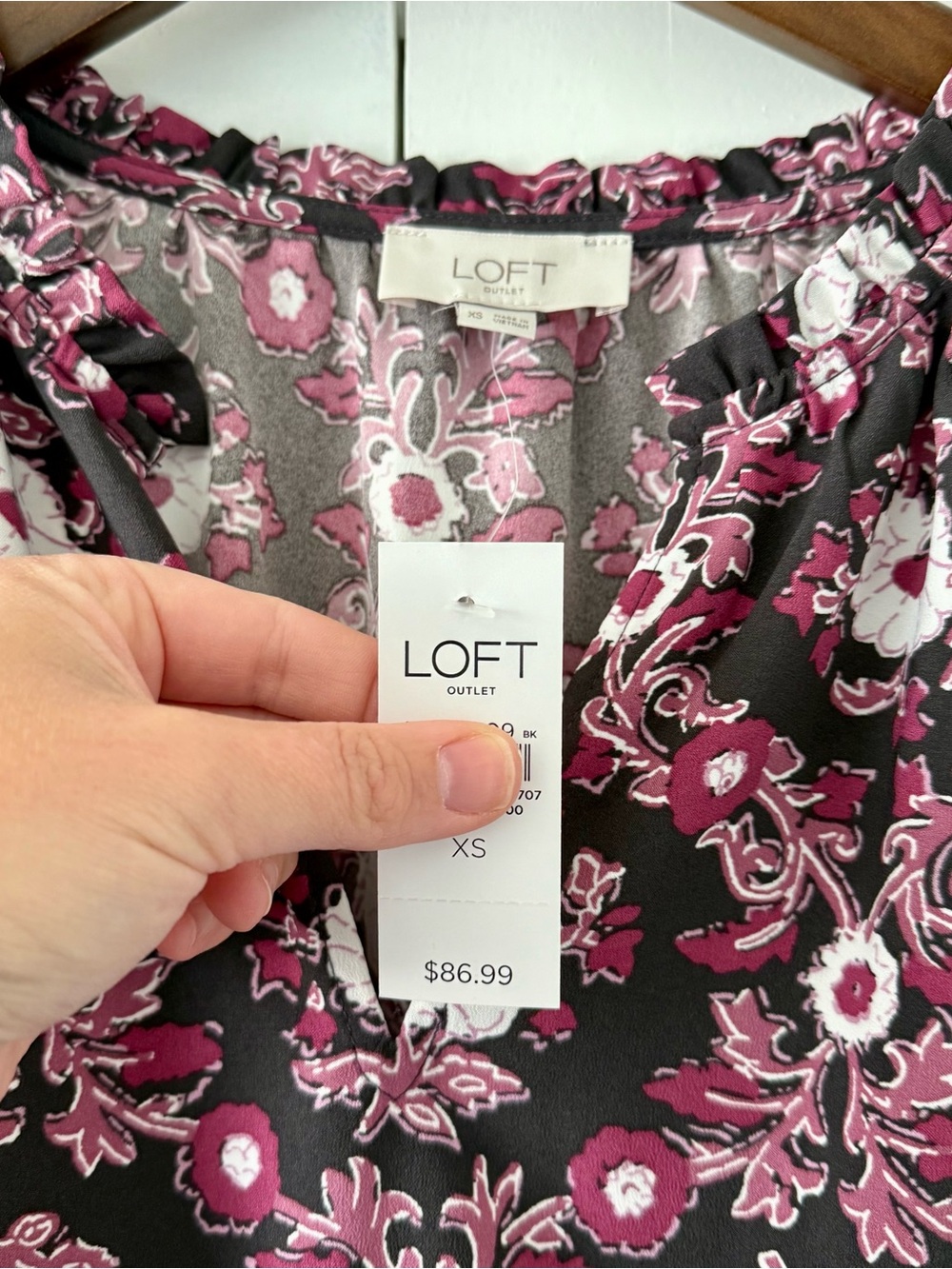 LOFT Outlet Floral V-Neck Ruffle Sleeve Maxi Dress - XS - Picture 7 of 10